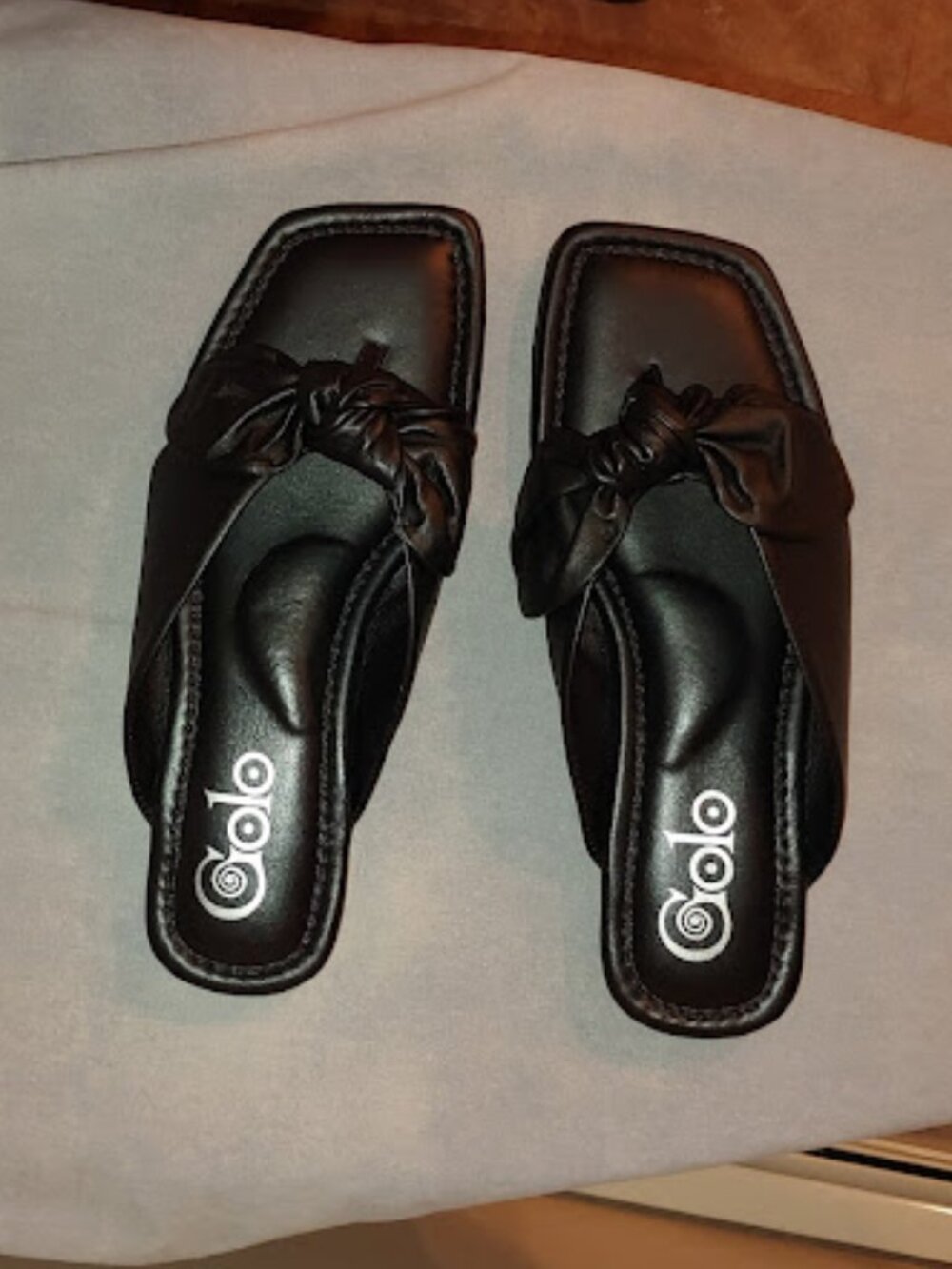 GOLO BOWTHONG FLIP FLOP IN BLACK - Picture 2 of 9
